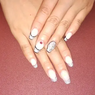 ミディアム ネイル T&A nailのネイルデザイン