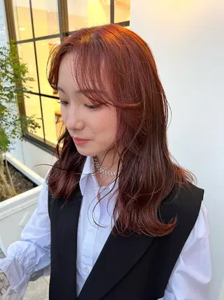 ミディアム カラー 淺井 捺央のヘアスタイル