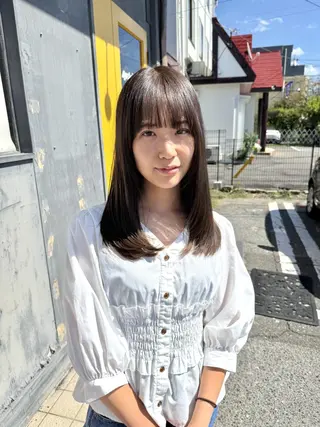 セミロング カラー 一ノ瀬 暁のヘアスタイル