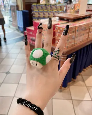 ネイル 佐藤 しおんのネイルデザイン