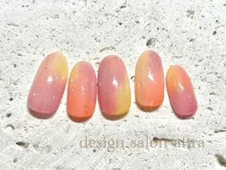 ネイル 根津 綾子のネイルデザイン