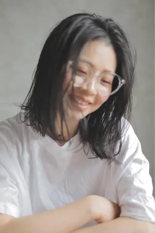 セミロング さの あやねのヘアスタイル