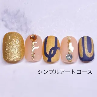 ミディアム ネイルサロン Bliss（ブリス）のネイルデザイン