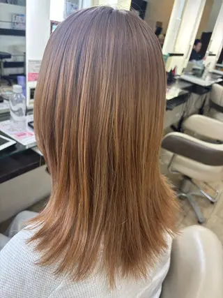 セミロング カラー ルプラボウ 石黒よう子のヘアスタイル