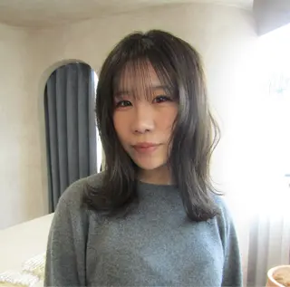 ミディアム Bërg所属・Bërg kiraのヘアスタイル