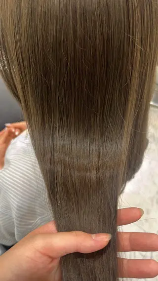 セミロング カラー THE  ESCALA表参道所属・Hana🌷/ 透明感/艶髪/表参道のヘアスタイル