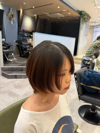 ショート 艶カラー 🎀良川琴奈のヘアスタイル