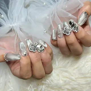 ネイル nail salon Ecrin所属・前島 稀歩のネイルデザイン