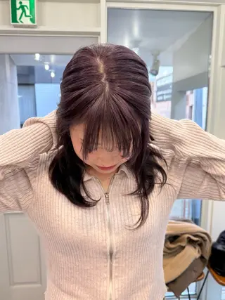 セミロング カラー ミルクティー× グレージュMOMOのヘアスタイル