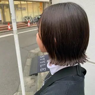 ショート カラー ヘアアレンジ サナ🌱 切りっぱなしボブのヘアスタイル