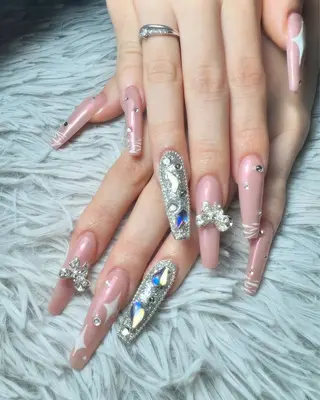 ネイル シェヌネイル JURAのネイルデザイン