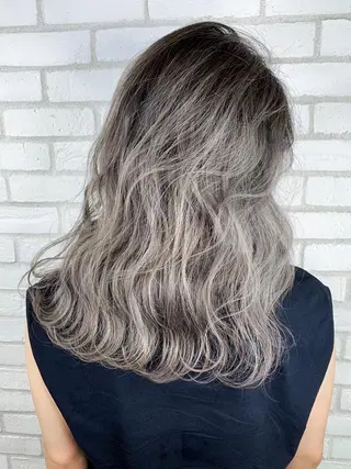 ミディアム カラー ヘアアレンジ VIM hairおもろまち店のヘアスタイル