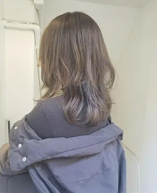 ミディアム 🇰🇷透明感×ハイ トーン🌟tomoのヘアスタイル