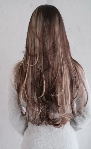 ロング カラー Mariana/ 鶴原-ハイライトのヘアスタイル