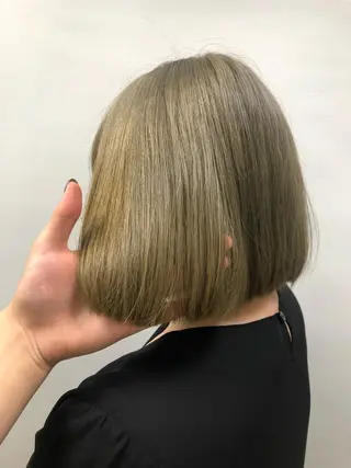 ショート 寒色＆ブリーチ特化 寒色MiOのヘアスタイル