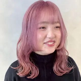 ミディアム カラー デザインカラー/パー マ🦖外岡咲希🦖のヘアスタイル