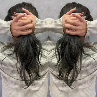 セミロング StellA所属・アートディレクター ワダヒサノリのヘアスタイル