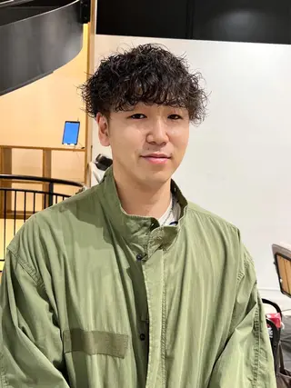 パーマ メンズ Qin shaire salon 原宿verno店所属・【センターパート】 ETO／江藤翼の眉毛・アイブロウイメージ