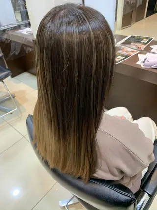 セミロング OPERA 赤塚のヘアスタイル