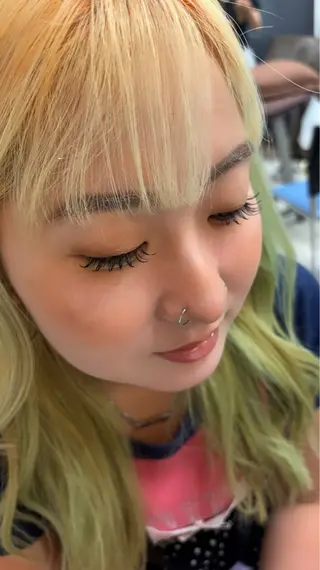 マツエク・マツパ 艶髪カラー💙ྀི/ アイ兼任👀/ミナルのマツエク・マツパデザイン