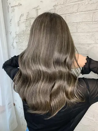 セミロング 🇺🇸ハイライト特 化美容師🇺🇸漆沢のヘアスタイル