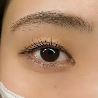 マツエク・マツパ マツエク・LED・まつげパーマ専門店EyeWish所属・shiori/耳ツボ /美眉/まつ毛パーマのマツエク・マツパデザイン