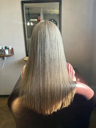 ロング カラー STARRY所属・石田 佳恋のヘアスタイル