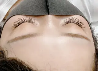 マツエク・マツパ SWARO スワロの眉毛・アイブロウイメージ