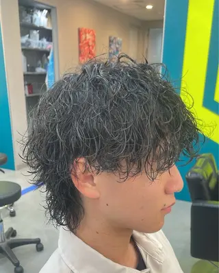 パーマ メンズ DAZZLE hair RUSH所属・波巻き得意 メンズ美容師/松井陸のヘアスタイル