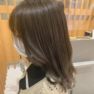 セミロング カラー 下川 由貴のヘアスタイル