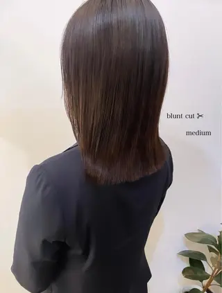 ミディアム ボブ ブリーチ/miinaのヘアスタイル