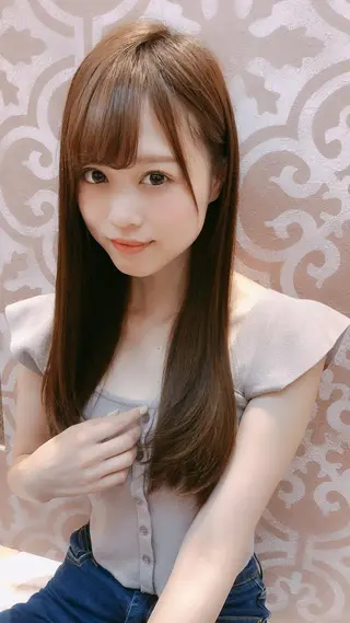 セミロング 代表山口ひな 髪質改善のプロのヘアスタイル