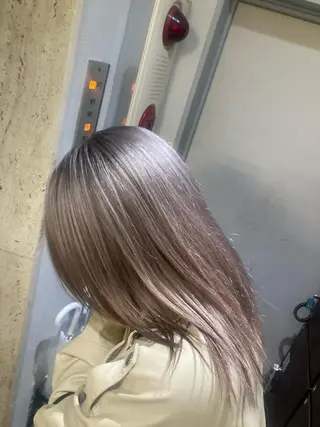 ミディアム カラー ブリーチ&似合せボブ 田中寛十のヘアスタイル