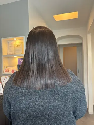 ミディアム カラー 栗林 茉那のヘアスタイル