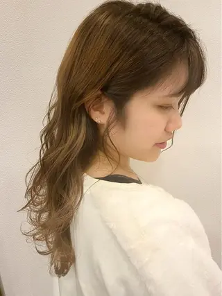 ロング カラー 岡田 拓也のヘアスタイル