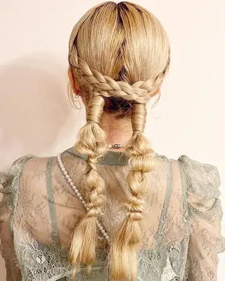 ロング アールバイニーナ所属・R by NINA アールバイニーナのヘアスタイル