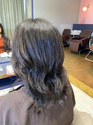 ミディアム カラー 磯田 冬弥のヘアスタイル