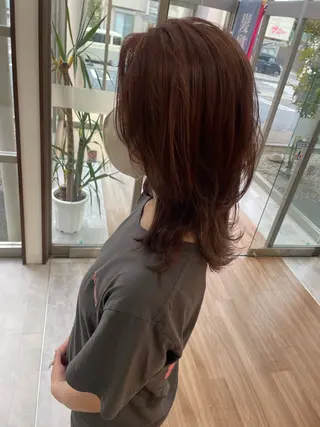 ミディアム カラー 葭葉 久美子のヘアスタイル