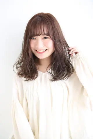 セミロング カラー ブリーチなしで透明感 カラー松内真太のヘアスタイル