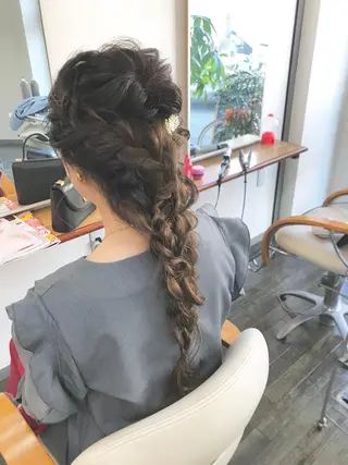 ロング ヘアアレンジ 芝 幸大のヘアスタイル