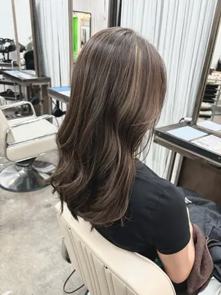 ロング SHOTA ハイライト/パーマのヘアスタイル
