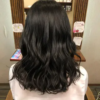 セミロング 山崎 絵莉香のヘアスタイル