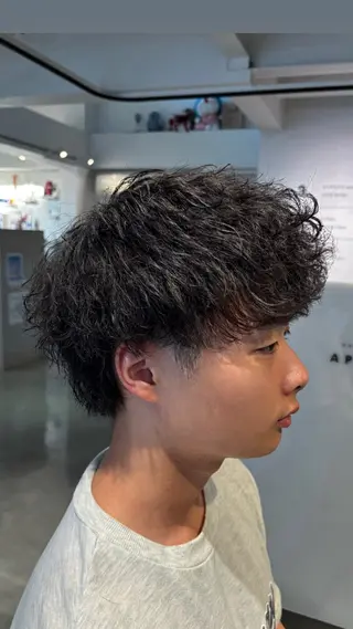 ショート パーマ メンズ lumier juriaのヘアスタイル
