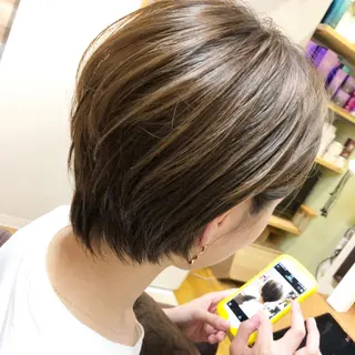 ショート カラー 美容室tuuli 大名店所属・tuuli トゥーリのヘアスタイル