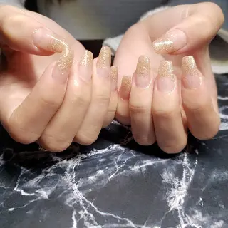 ミディアム ネイル クロキ 。のネイルデザイン