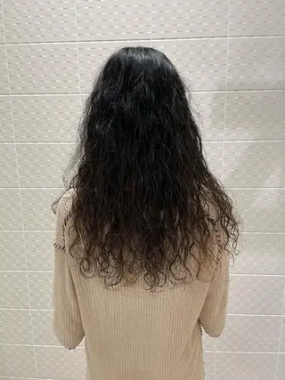 ロング パーマ ZELE新瑞橋店所属・吉川 璃々花のヘアスタイル