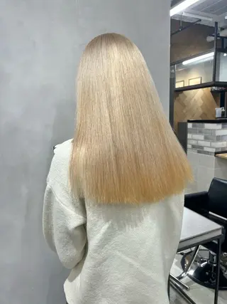 カラー カラースペシャリスト ・齊藤 羽瑠輝のヘアスタイル