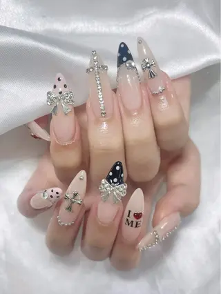 ネイル LEELA NAIL STUDIO所属・LEELA NAIL STUDIOのネイルデザイン