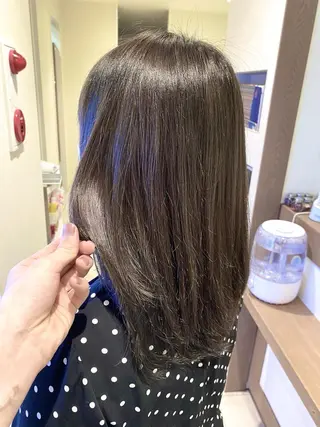 セミロング カラー 横山 直輝のヘアスタイル
