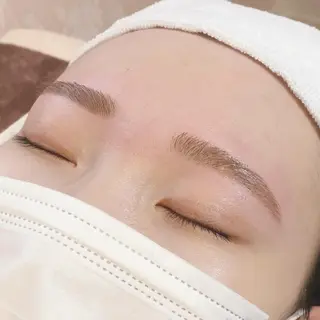 アイブロウ エクレア金山駅前店所属・森川 未夢のマツエク・マツパデザイン